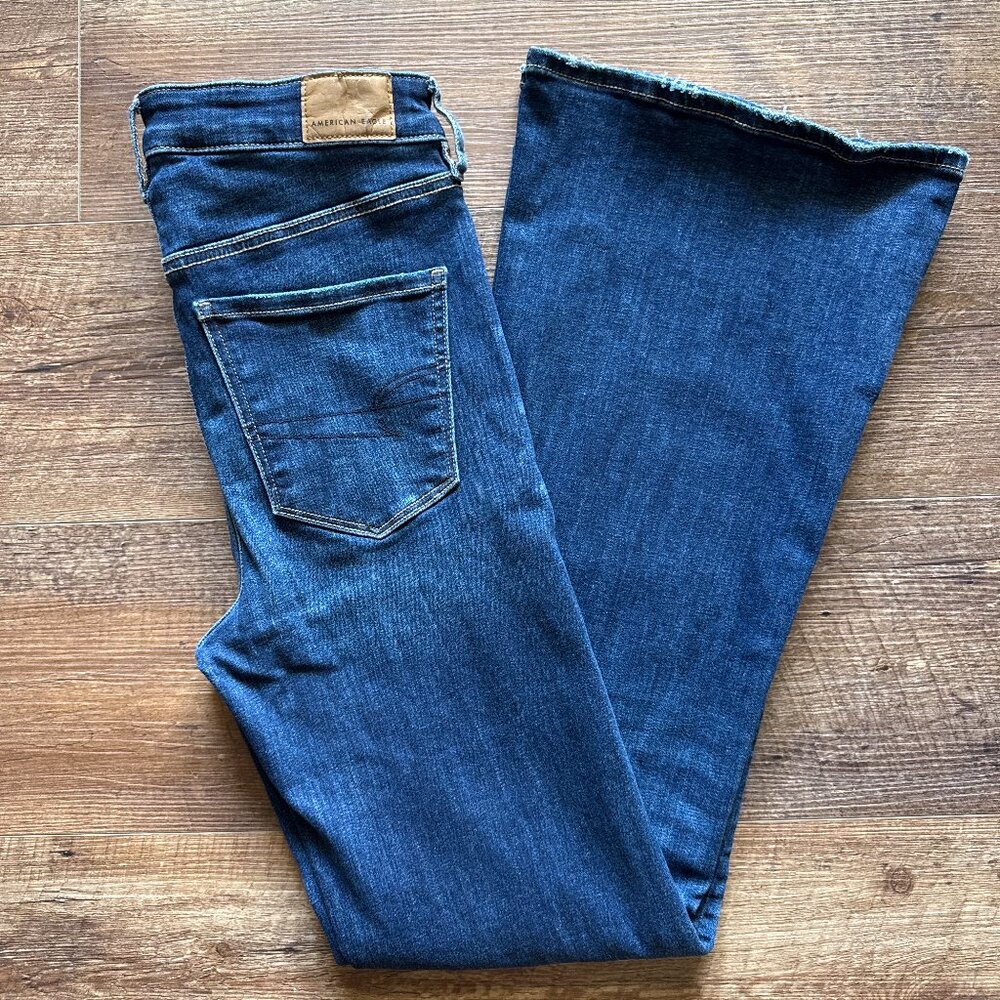 American Eagle Next Level Super Hi-Rise Flare Jean 4 regular NWOT